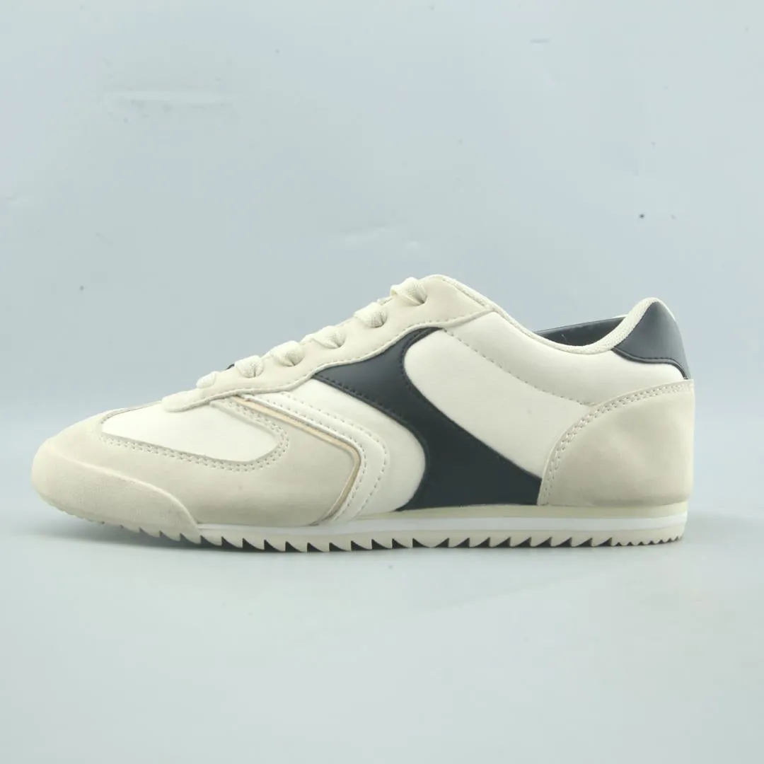 Sneakers With Spring Heels STRADIVARIUS .