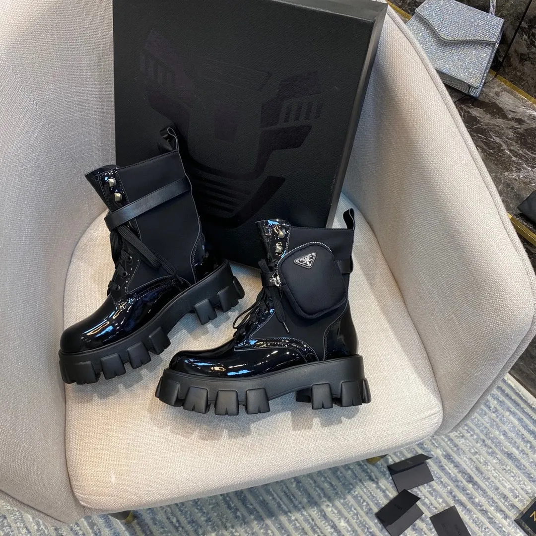 SE751 Size 4-10   Material: Cowhide  Lining: Cowhide Sole: Rubber Ostrich Roper Boots