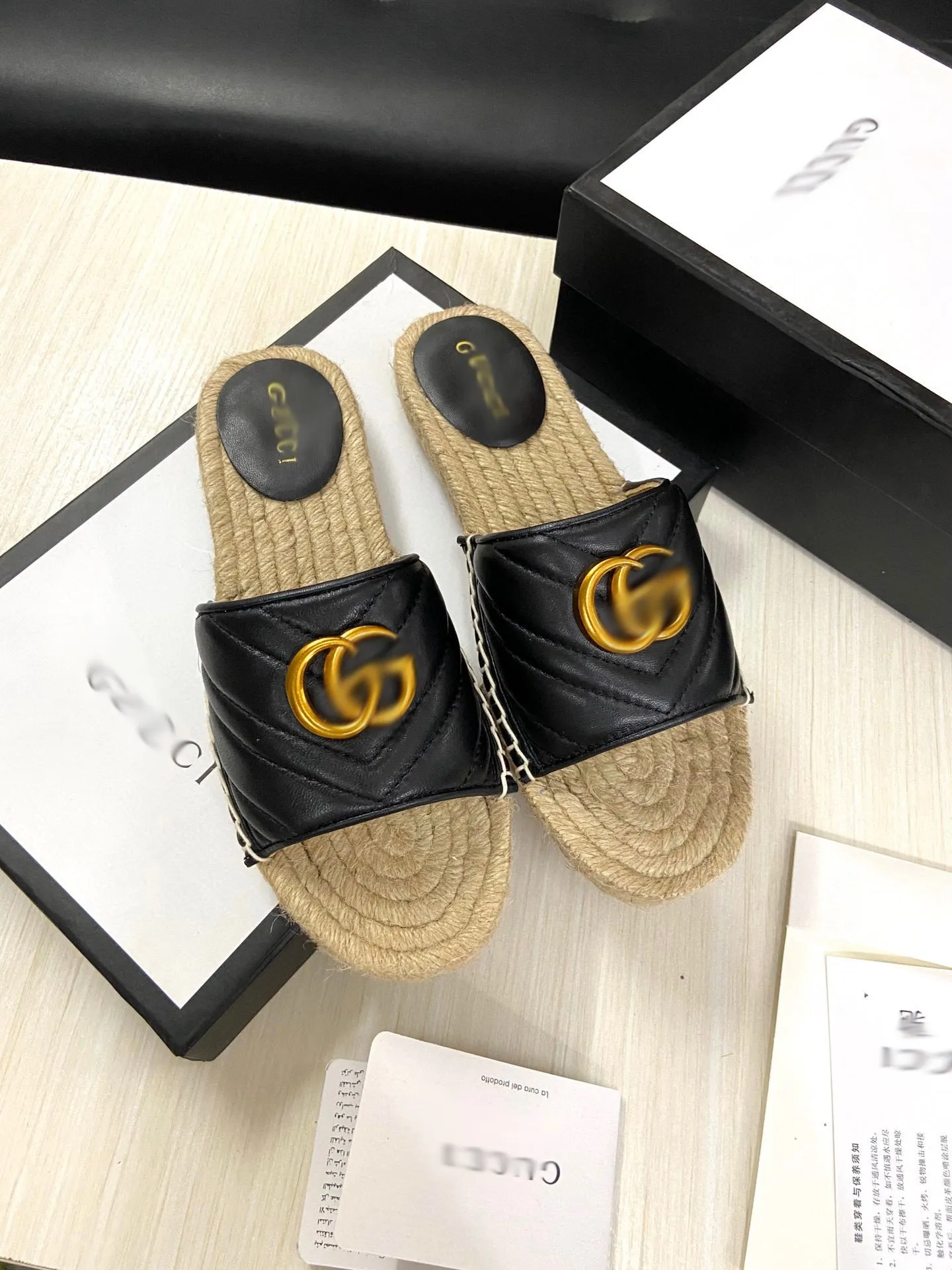 SE369  Size 5-10 Pan Dulce Slippers