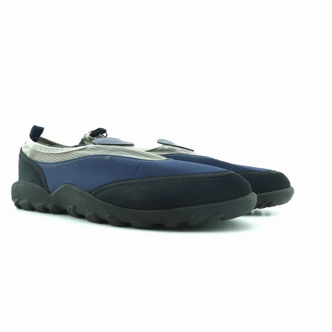 Narrow Shoes Casual SURF MOC .