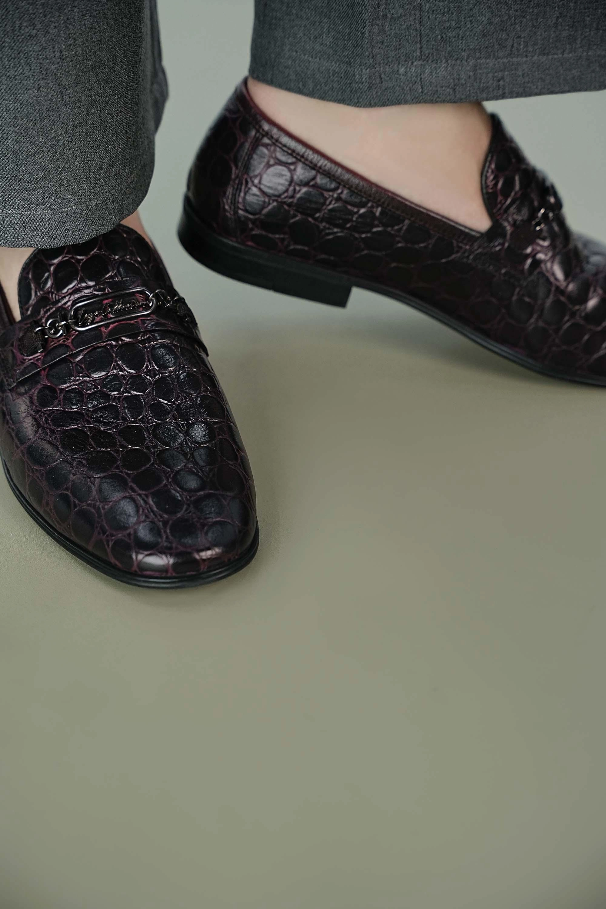 LOGO 11061 MRC Cow Loafers