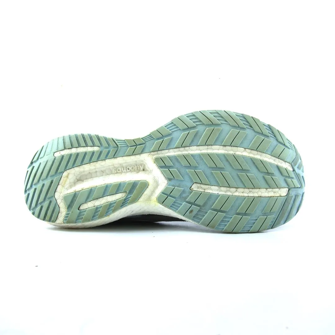 Running Shoe For Sale SAUCONY  TRIUMPH 19