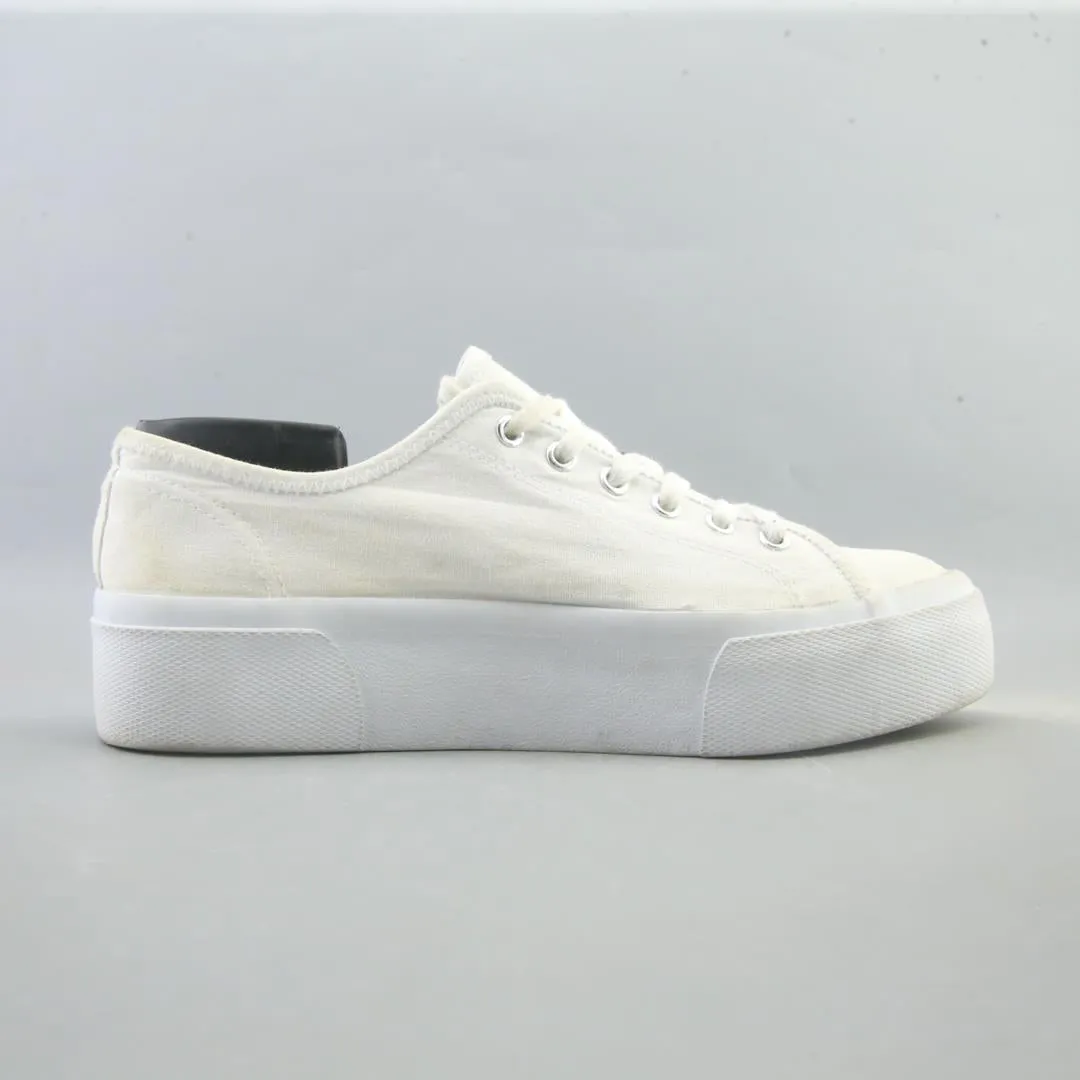 H AND M . Casual Shoes That Look Good With Jeans