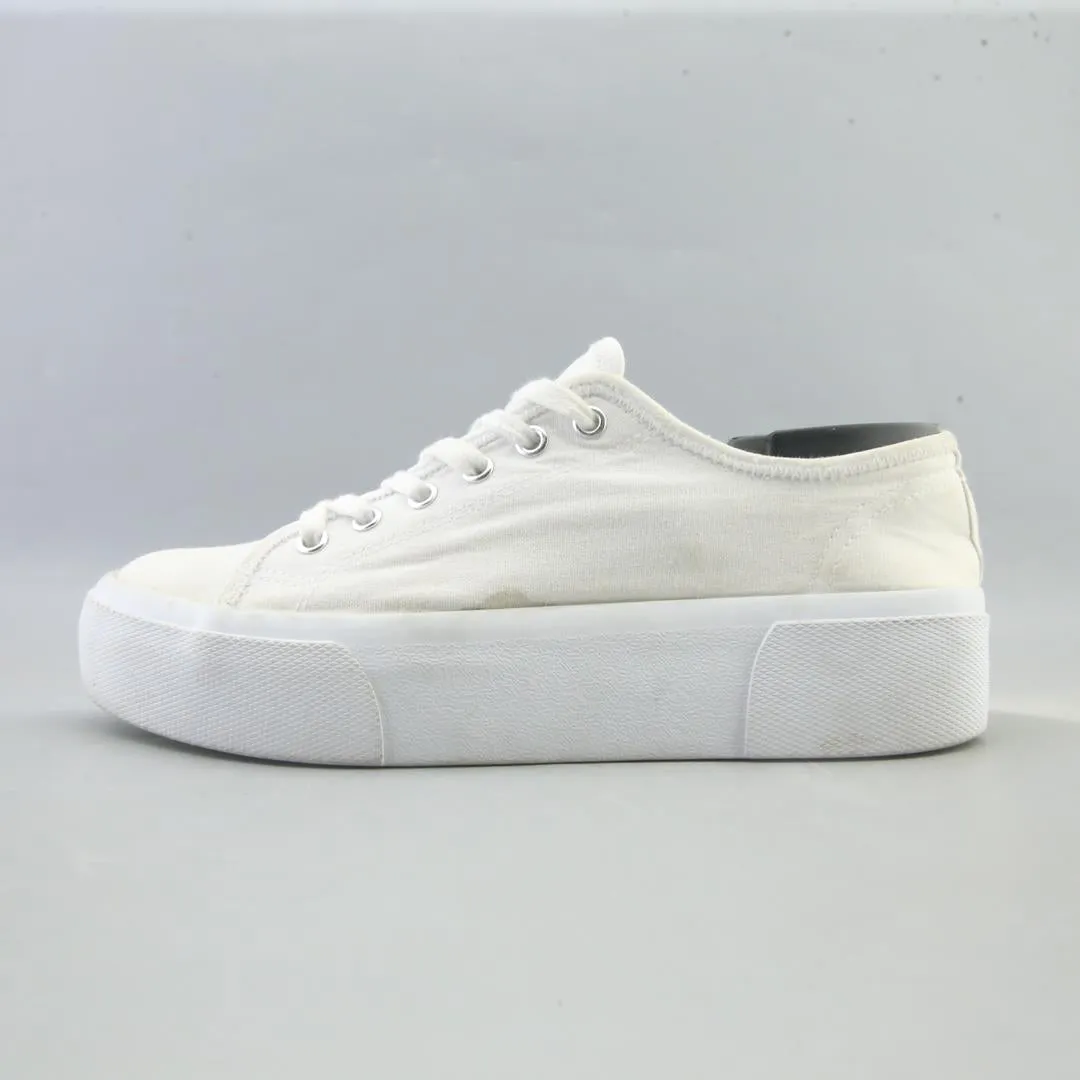 H AND M . Jordan Jumpman 3-peat Casual Shoes