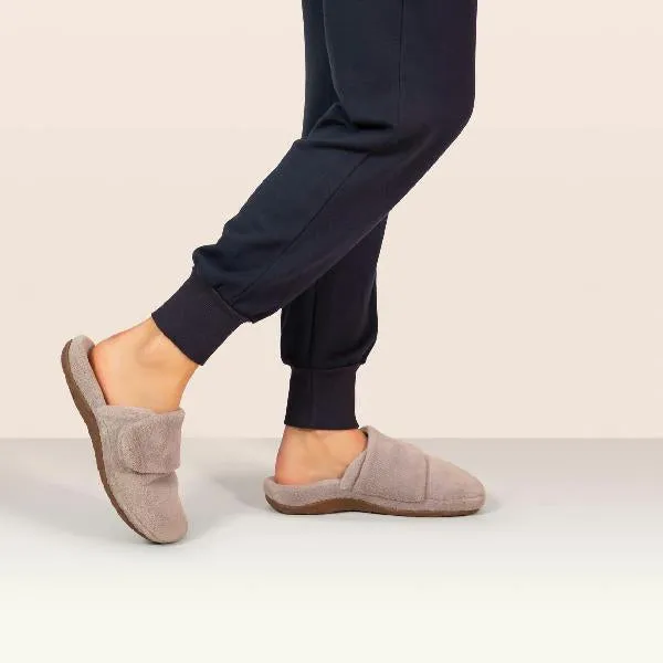 Lady Slippers Flower Womens Aetrex Mandy Closed-Toe Slipper in Grey