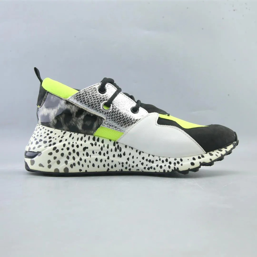 STEVE MADDEN CLIFF Business Casual With Tennis Shoes