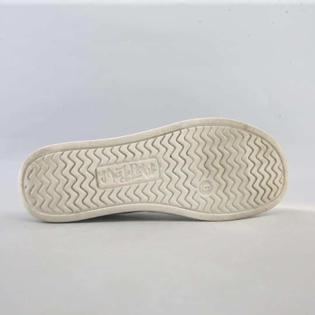 MADLOVE . Sneakers Swollen Feet