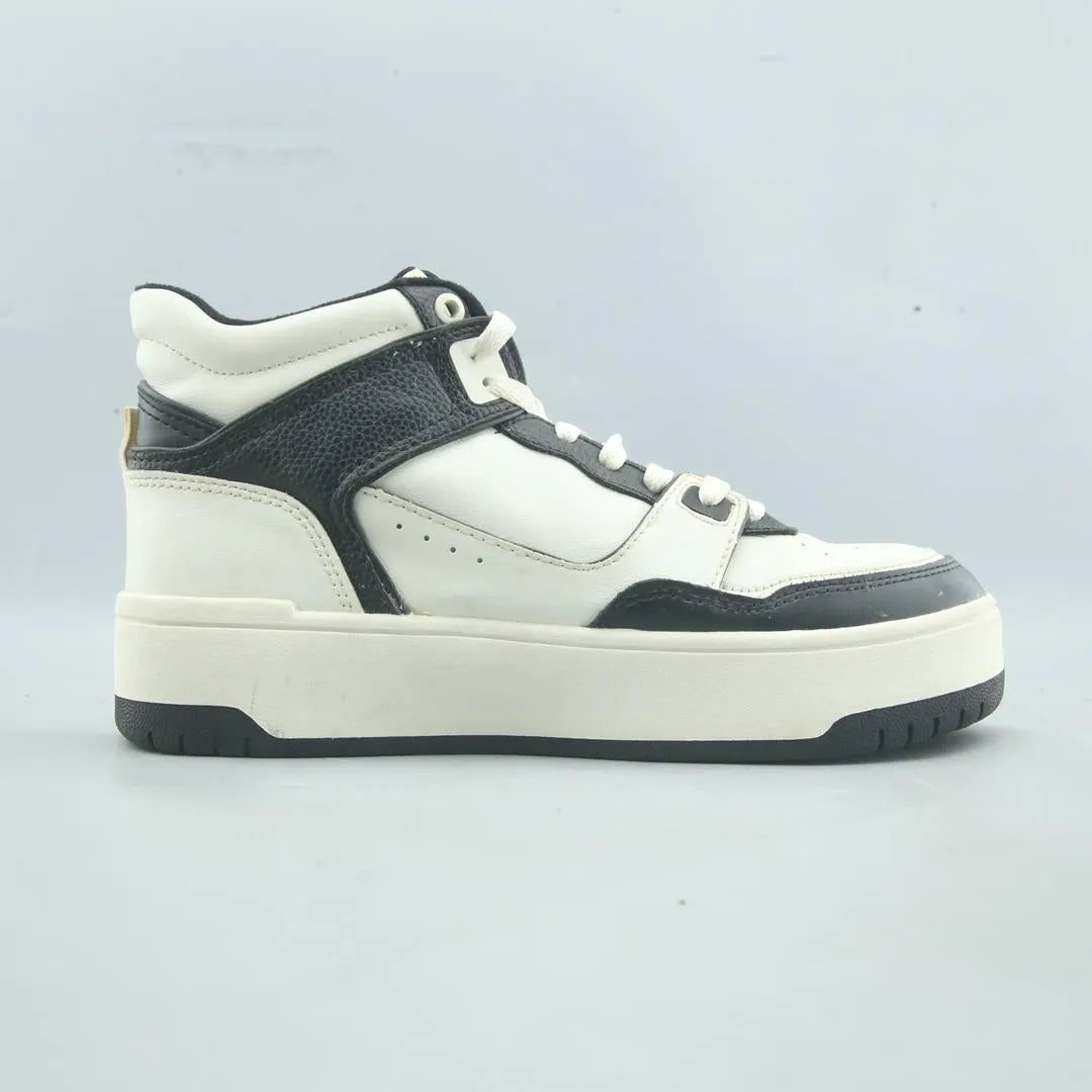 Store Sneakers STRADIVARIUS .