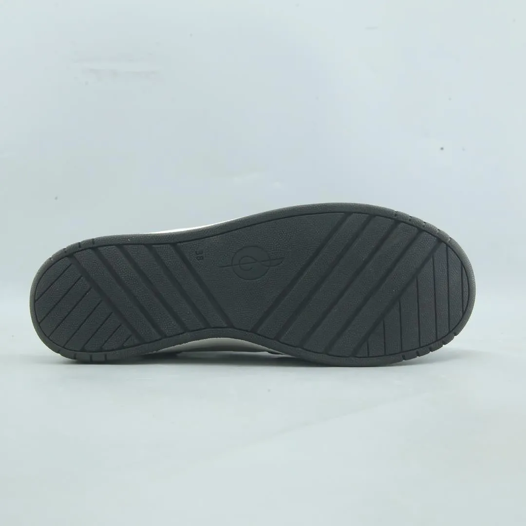 Trail Running Sneakers STRADIVARIUS .