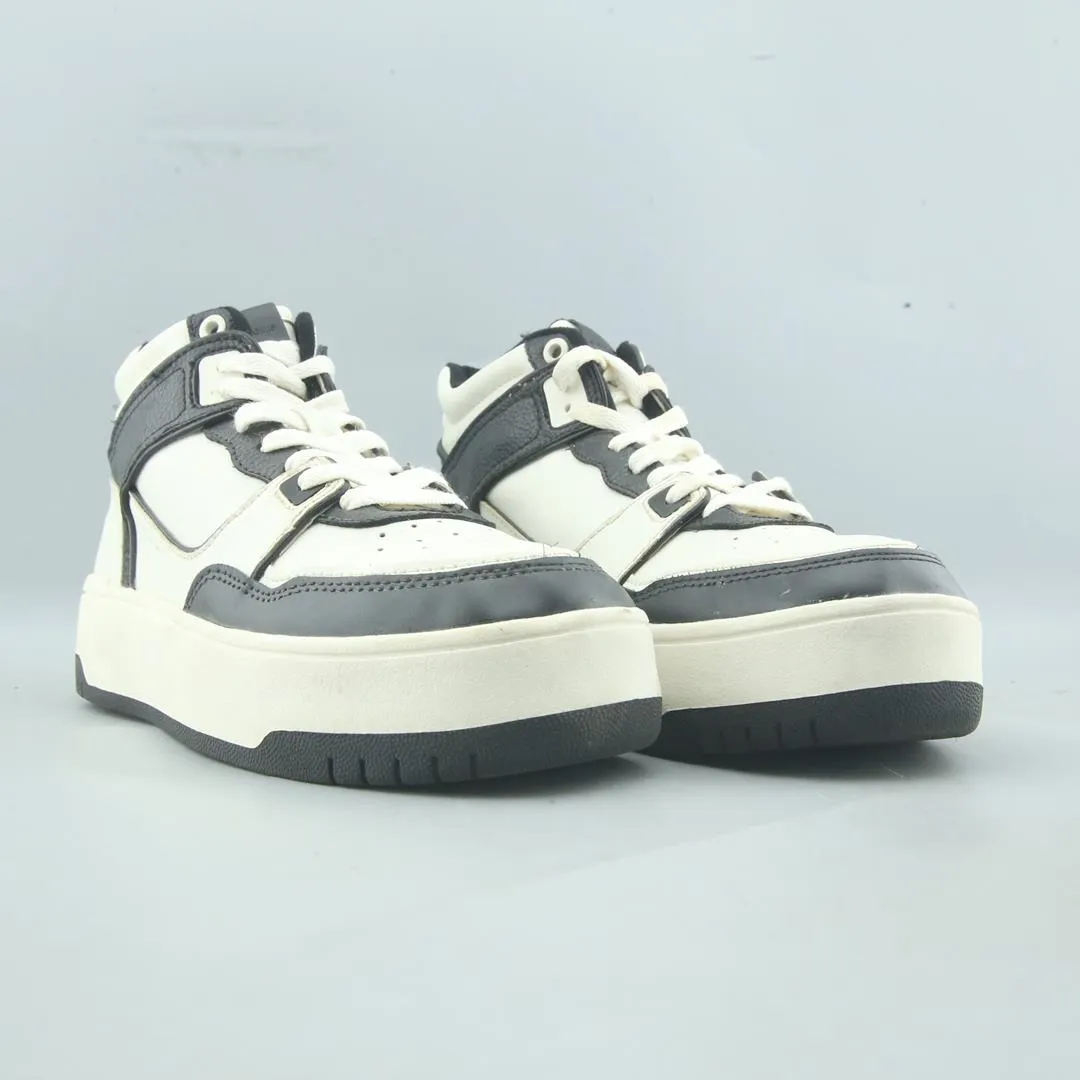 STRADIVARIUS . Sneakers Pride