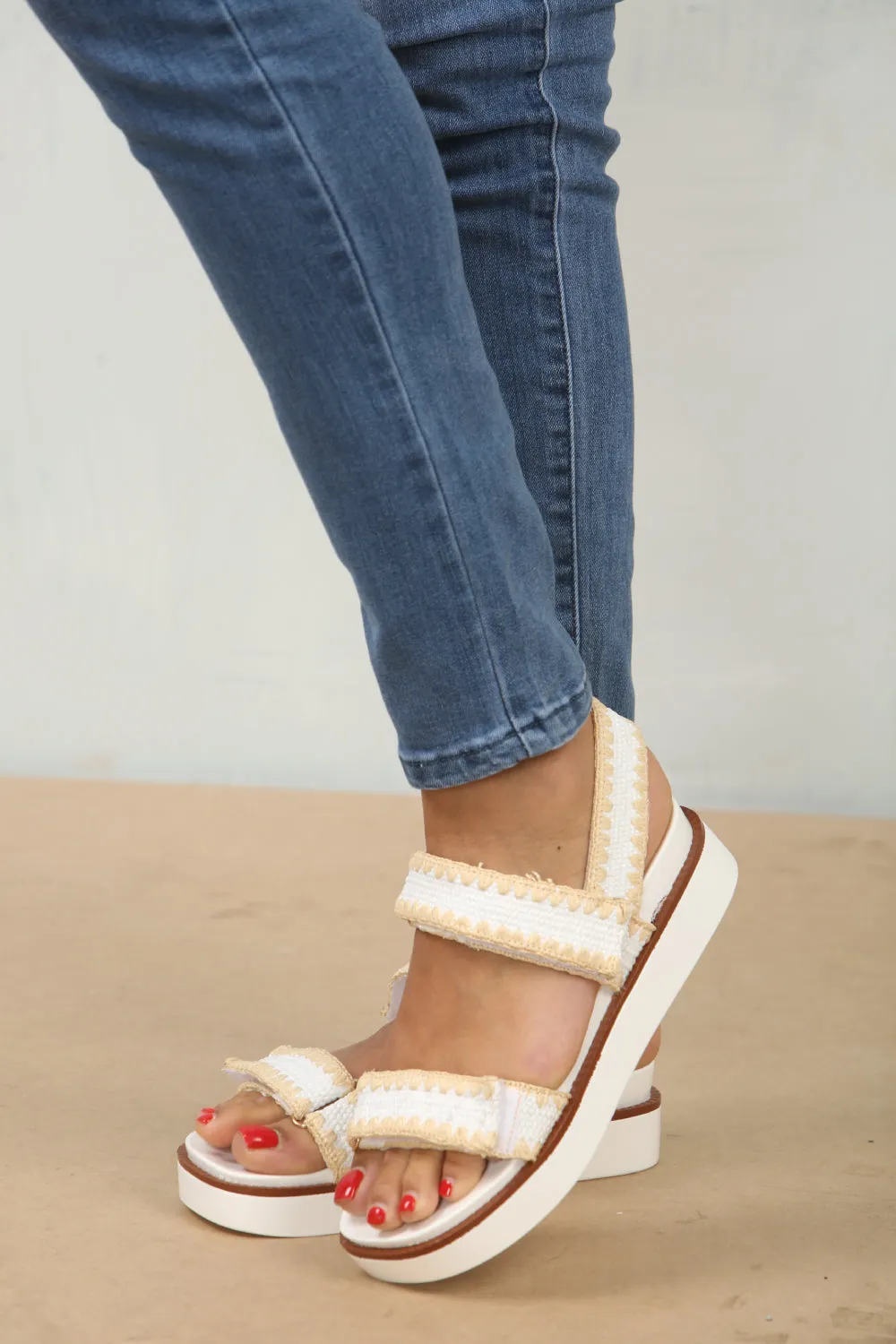Munro Sandals White Raffia Flatform Strap Sandals (PACK B)